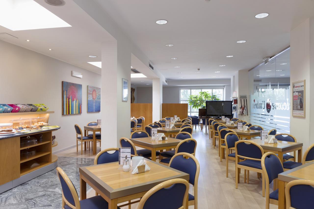 City Hotel & Suites 폴리뇨 외부 사진