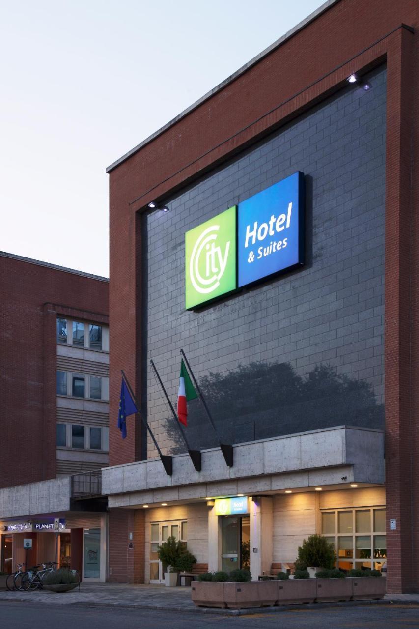 City Hotel & Suites 폴리뇨 외부 사진