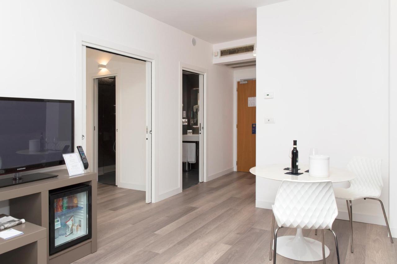 City Hotel & Suites 폴리뇨 외부 사진
