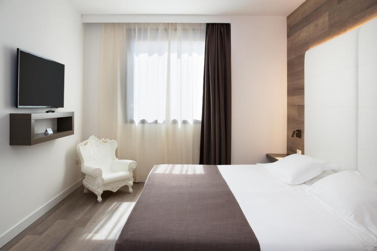 City Hotel & Suites 폴리뇨 외부 사진