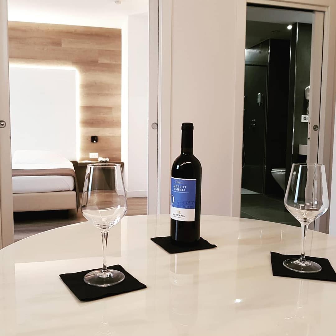 City Hotel & Suites 폴리뇨 외부 사진