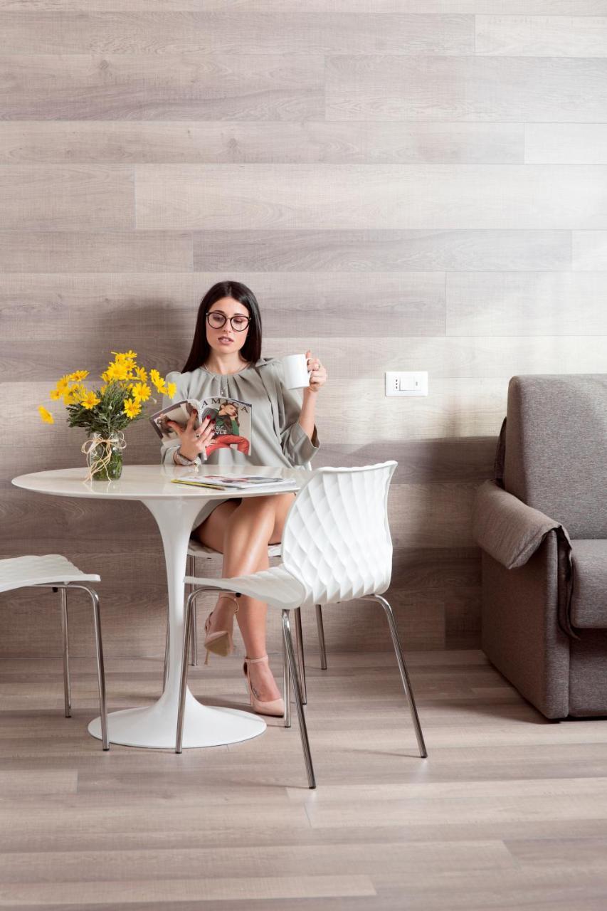 City Hotel & Suites 폴리뇨 외부 사진